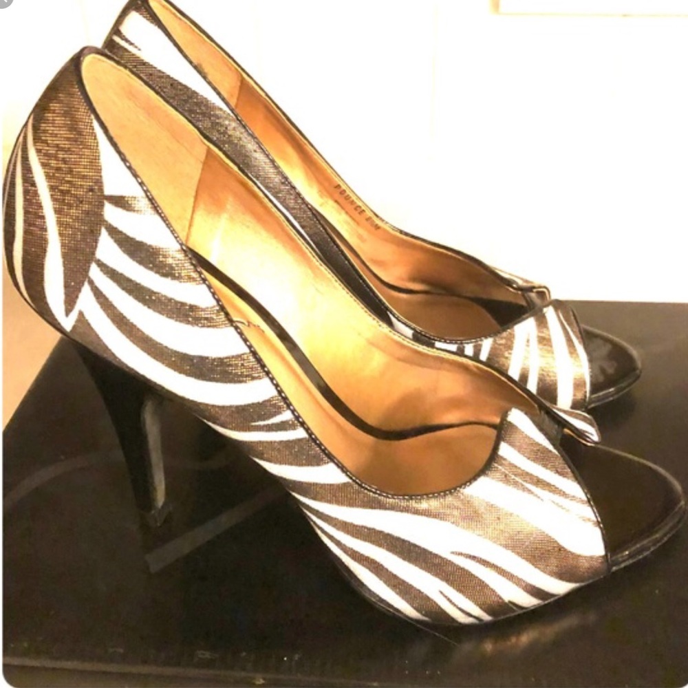 Carlos Santana Pounce Zebra Pumps, Sz 6 1/2M